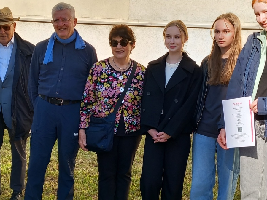 Titelbild: Stolpersteine für Familie Levy