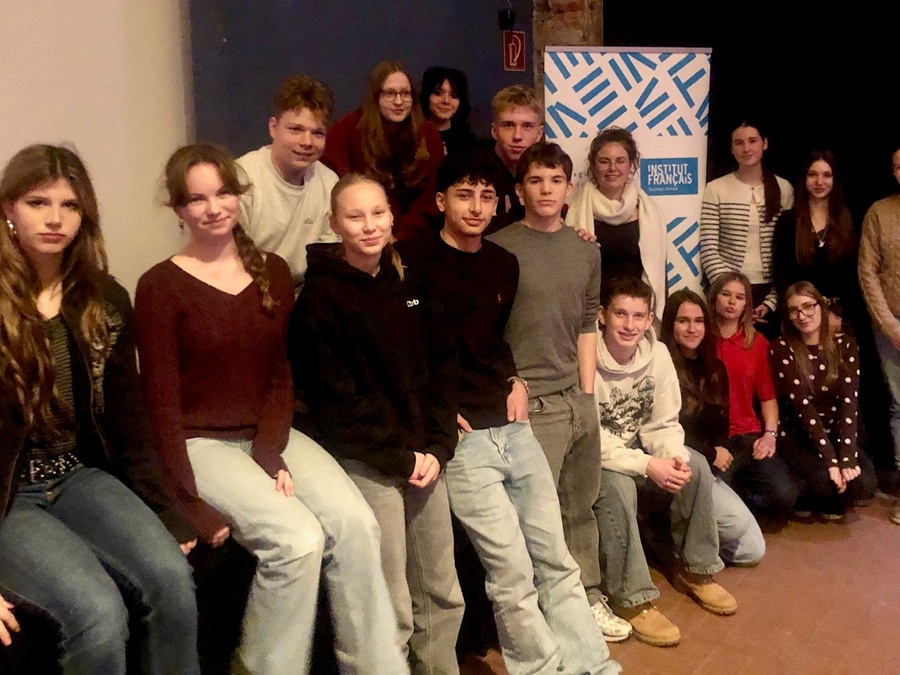 Titelbild: Norbi fait du cinéma - Eröffnungsveranstaltung der Französischen Filmwoche mit dem Französischkurs des Jahrgangs 10