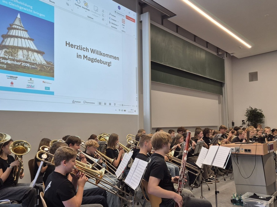 Titelbild: Unser Orchester stiftet gute Laune