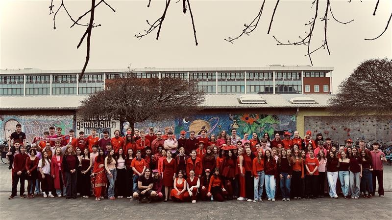 Titelbild: Die 12er bleiben auch am Dienstag farbenfroh